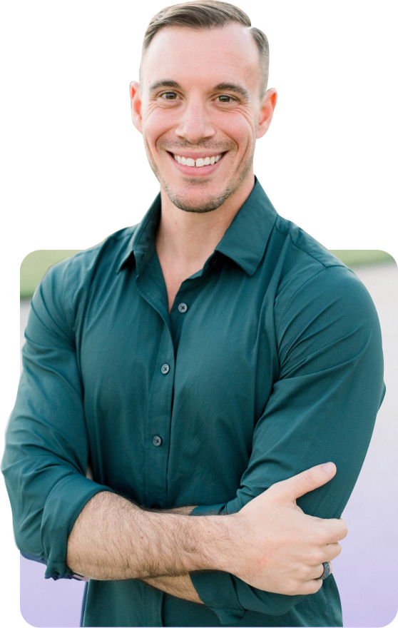 A photo of a man wearing a green polo.