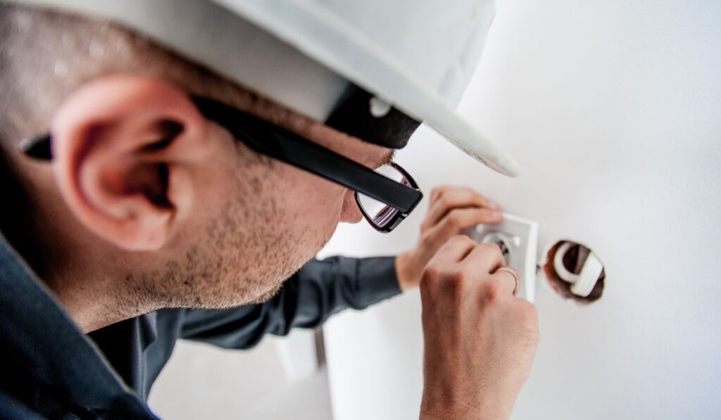 Crafting a Successful Electrician Business Plan in Australia